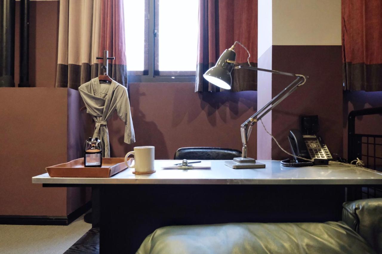 Urside The Bund 4*